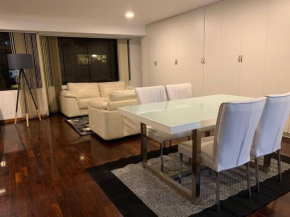Large cozy apartment with free parking